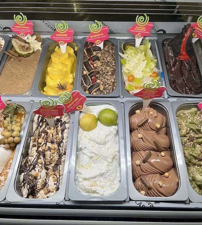 Flavors of sorbetto and gelato