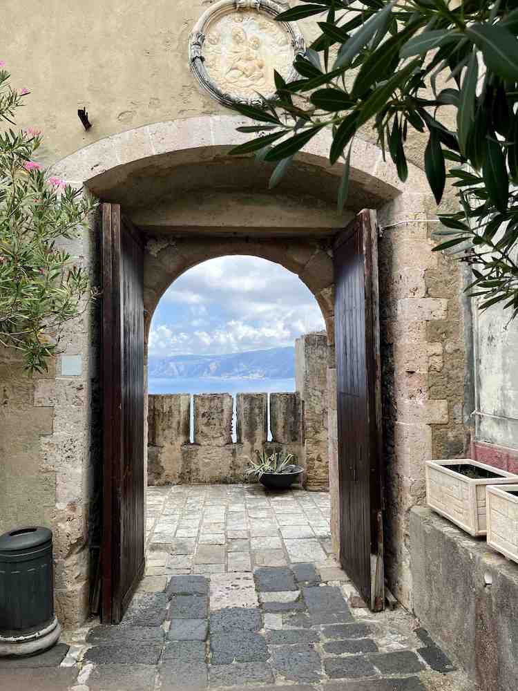 Ruffo Castle