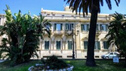 One of many impressive palazzi along Reggio's waterfront Reggio Calabria architecture