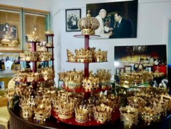 Visiting Spadafora jewelers on Calabria tour
